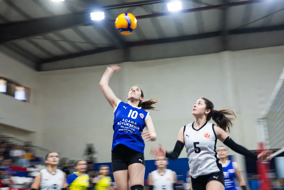 Adana Büyükşehir Belediyesi Genç Kızlar Voleybolda Şampiyonluğa Ulaştı