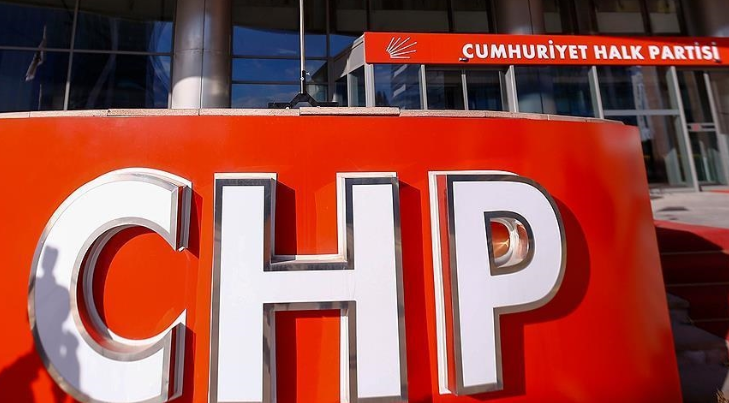 CHP Adana Örgütü, Belediyebaşkanlarının Davası İçin Adliye'deydi